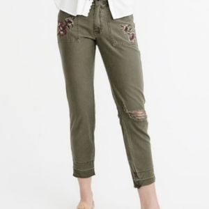 Abercrombie Embroidered Cropped Boyfriend Cargo Pants - Olive Green, 26, 2R